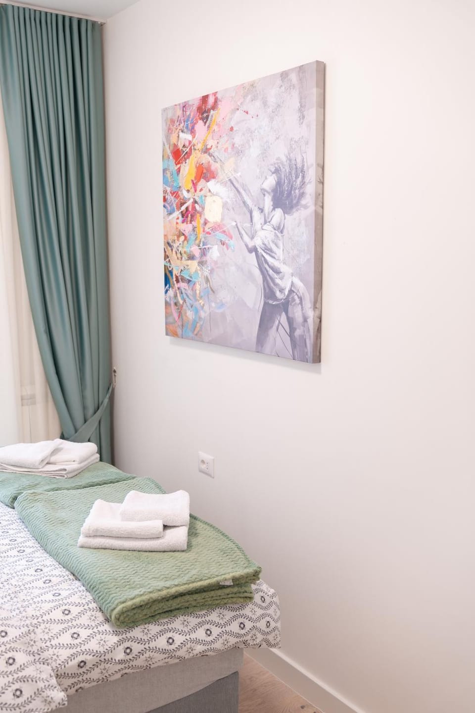 Bed, Photo of the whole room, Bedroom, towels