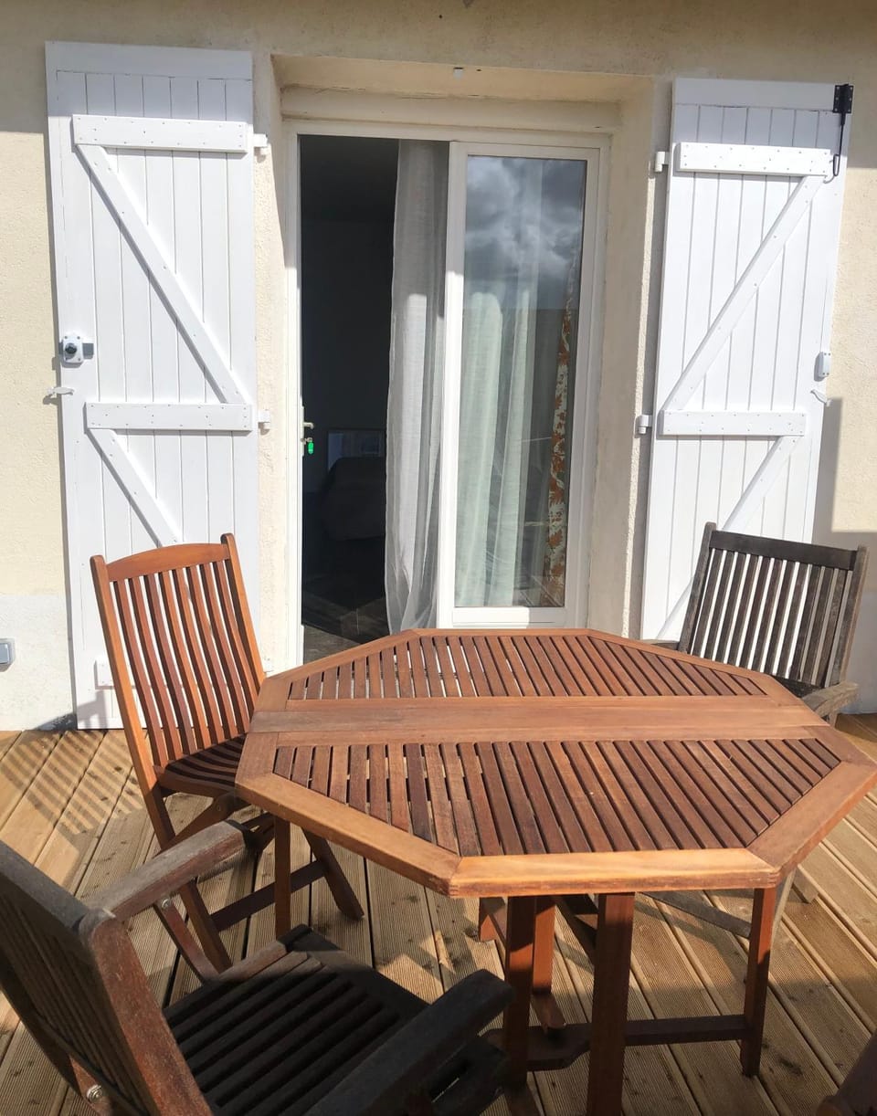 Charmant studio neuf tout équipé terrasse vue imprenable, parking facile gratuit Apartment in Auvergne-Rhône-Alpes