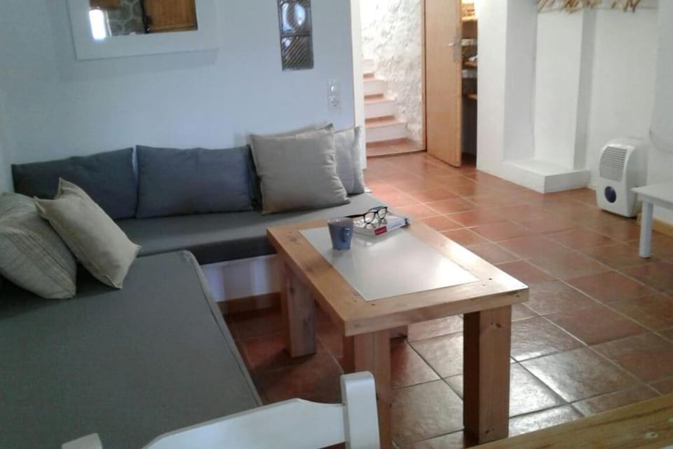 The Yellow Boat House Apartment in Milos
