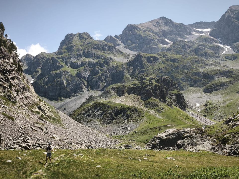Nearby landmark, Day, Hiking