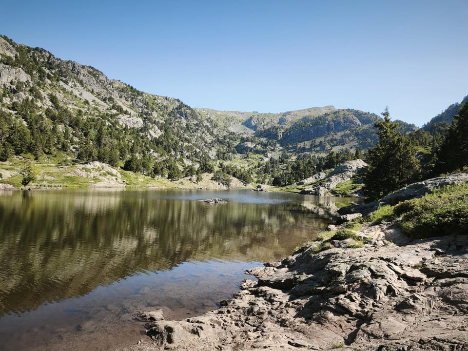 Nearby landmark, Natural landscape, Lake view