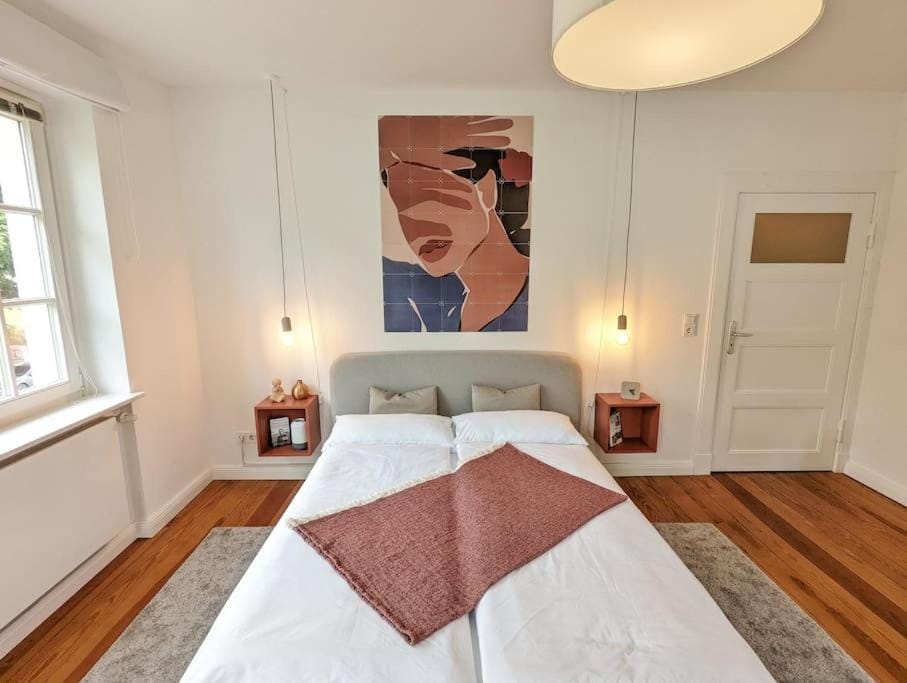Bed, Photo of the whole room