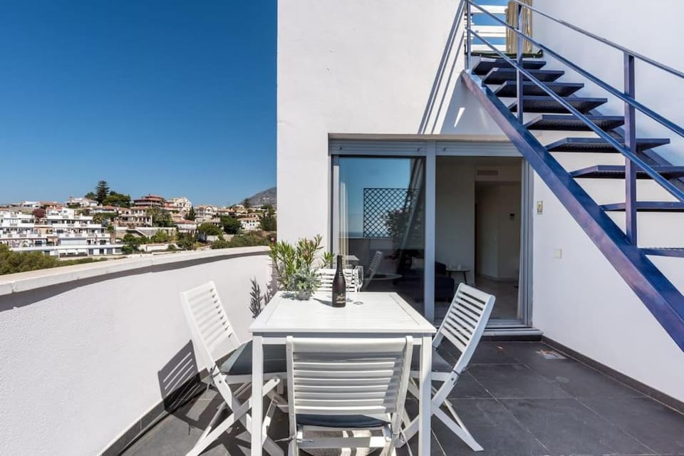 89-Penthouse Apartment with Stunning Views, Fuengirola Apartment in Fuengirola