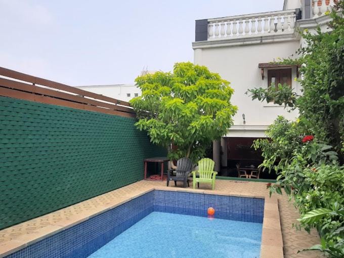 Swimming pool, Swimming pool