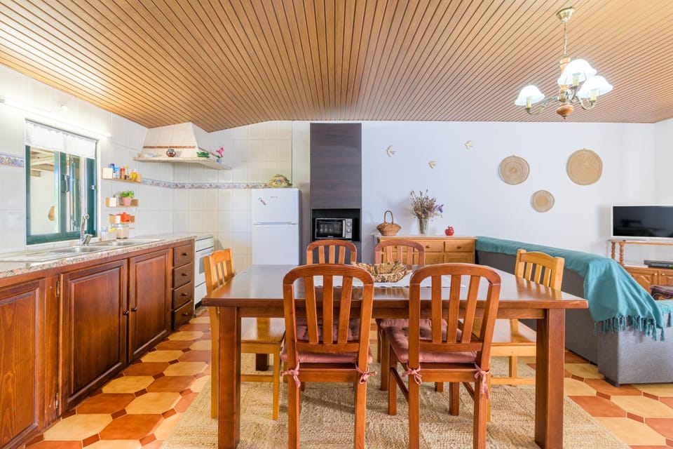 Property building, Kitchen or kitchenette, Living room