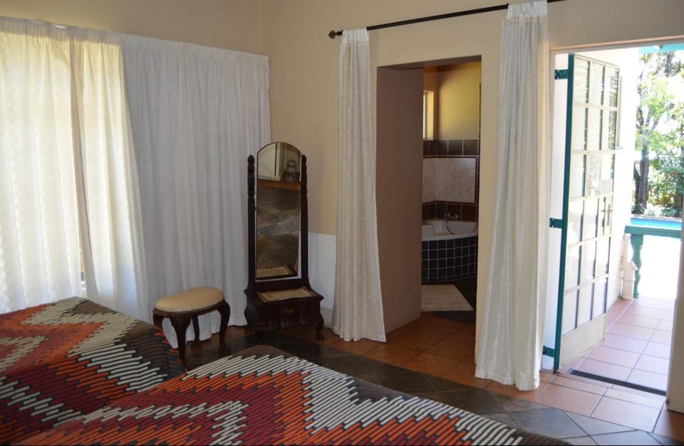 House Ebony B&B Bed and Breakfast in KwaZulu-Natal