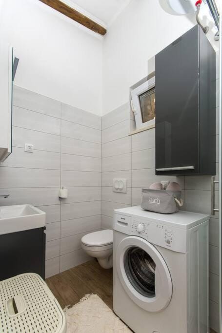 Bathroom, washing machine