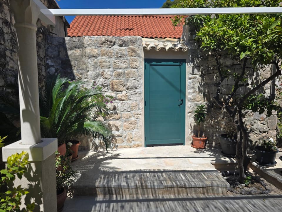 Sweet Studio with terrace Apartment in Dubrovnik