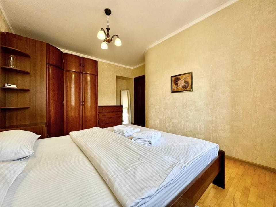 ApartPoltava Вишукані просторі апартаменти, Аграрний університет, звітна документація Apartment in Ukraine