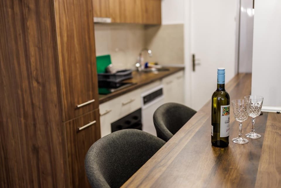 Kitchen or kitchenette, Food and drinks