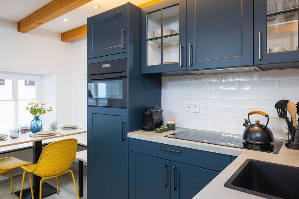Kitchen or kitchenette, Dining area, dishwasher, pet friendly, stove