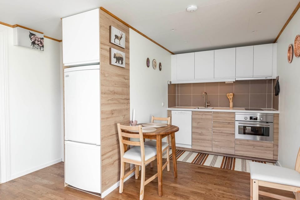 Kitchen or kitchenette, Dining area, dishwasher, minibar, pet friendly, stove