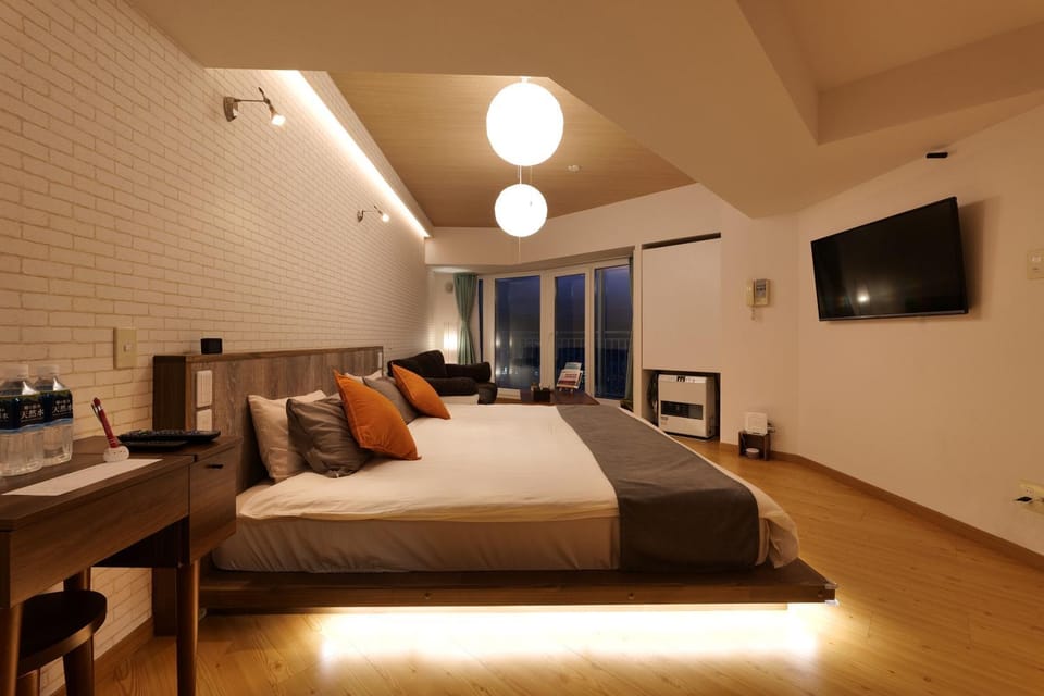 Bed, Living room, Bedroom