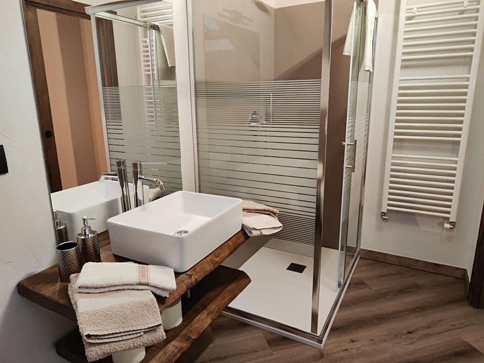 A casa da Elide Bed and Breakfast in Aosta Valley, Italy