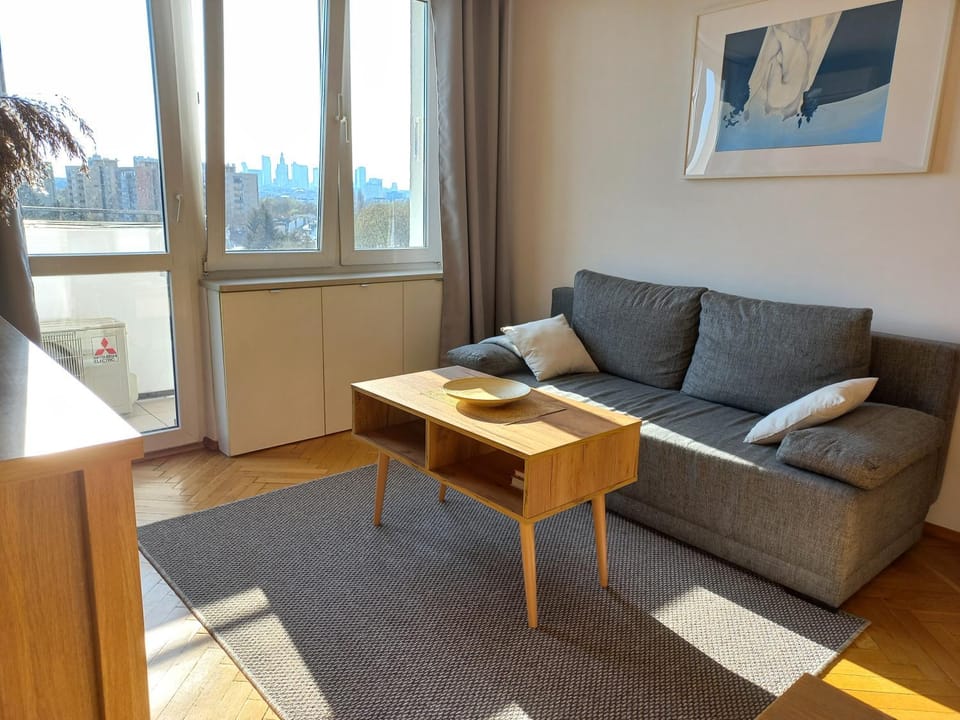 Nearby landmark, Living room, Decorative detail, Seating area, Landmark view