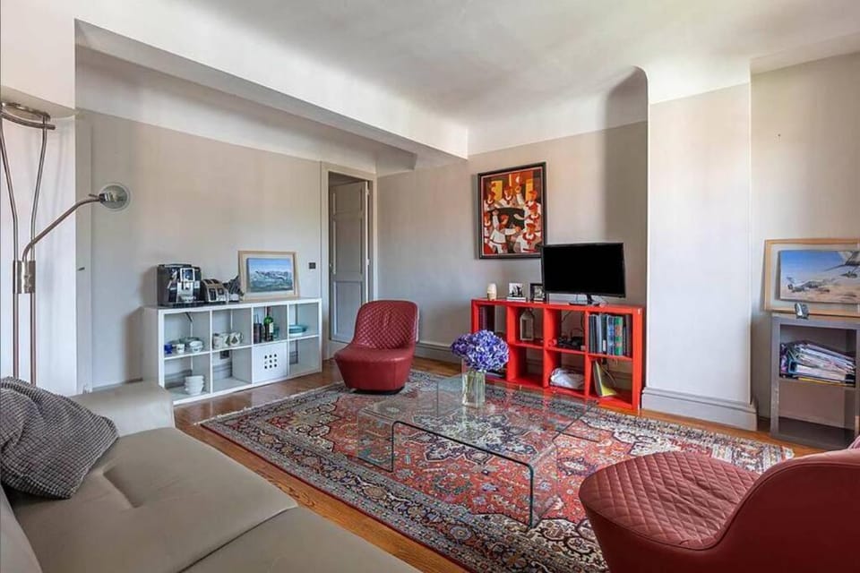 Exceptionnel 3 pièces art déco en dernier étage avec garage privé centre Biarritz Apartment in Biarritz