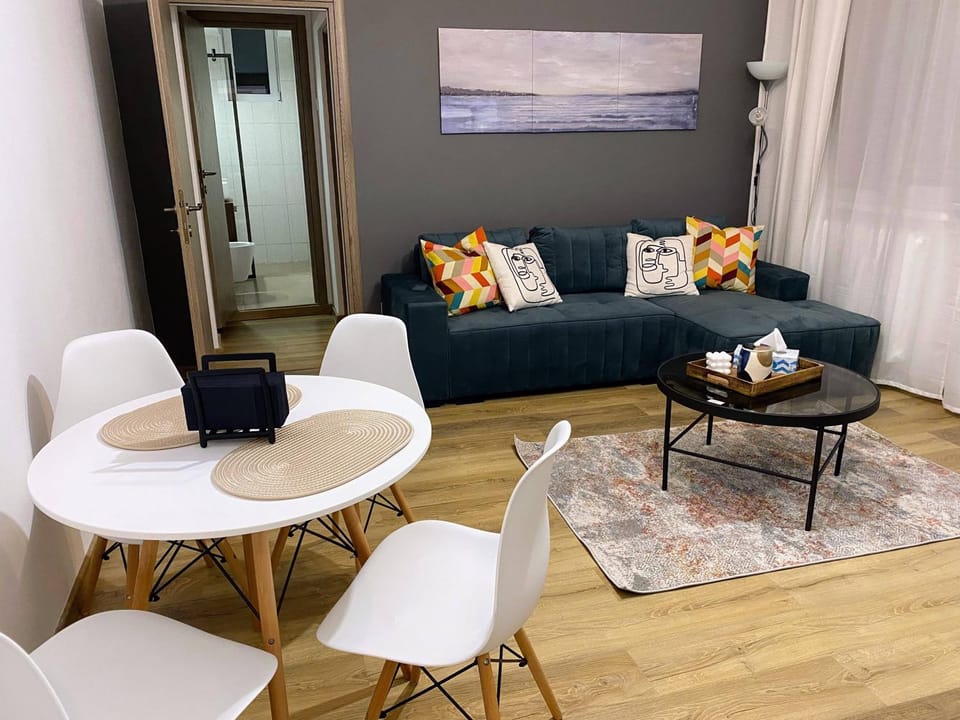 Bed, Living room