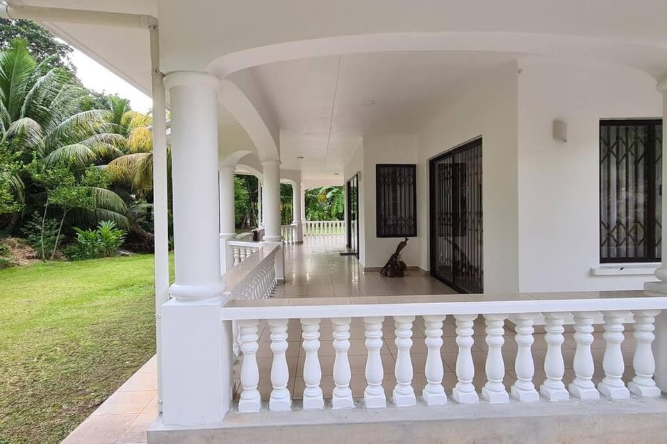Property building, Patio, Garden, View (from property/room), Balcony/Terrace, Garden view
