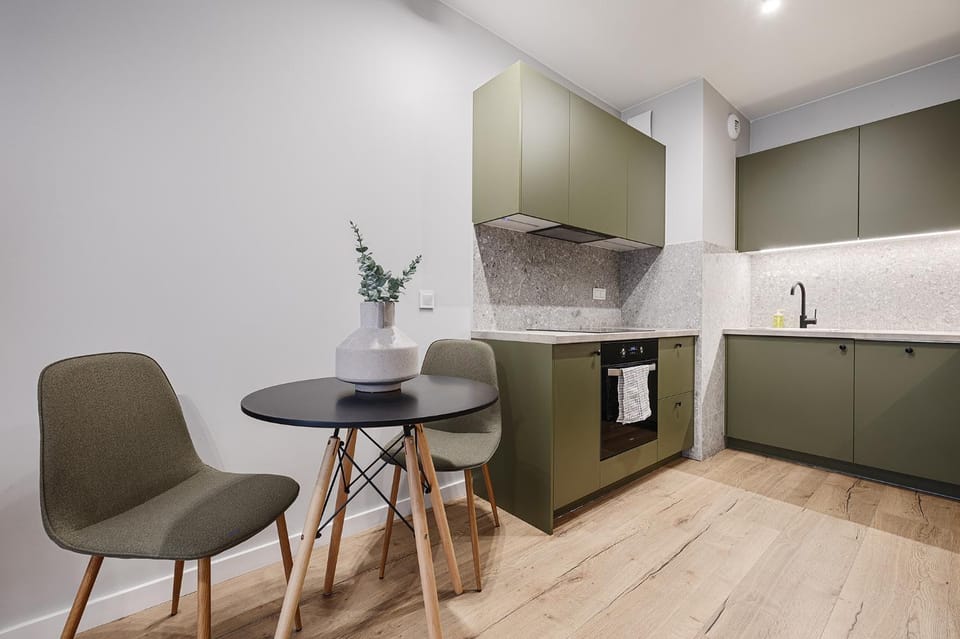 Kitchen or kitchenette, Dining area, dishwasher, pet friendly, stove