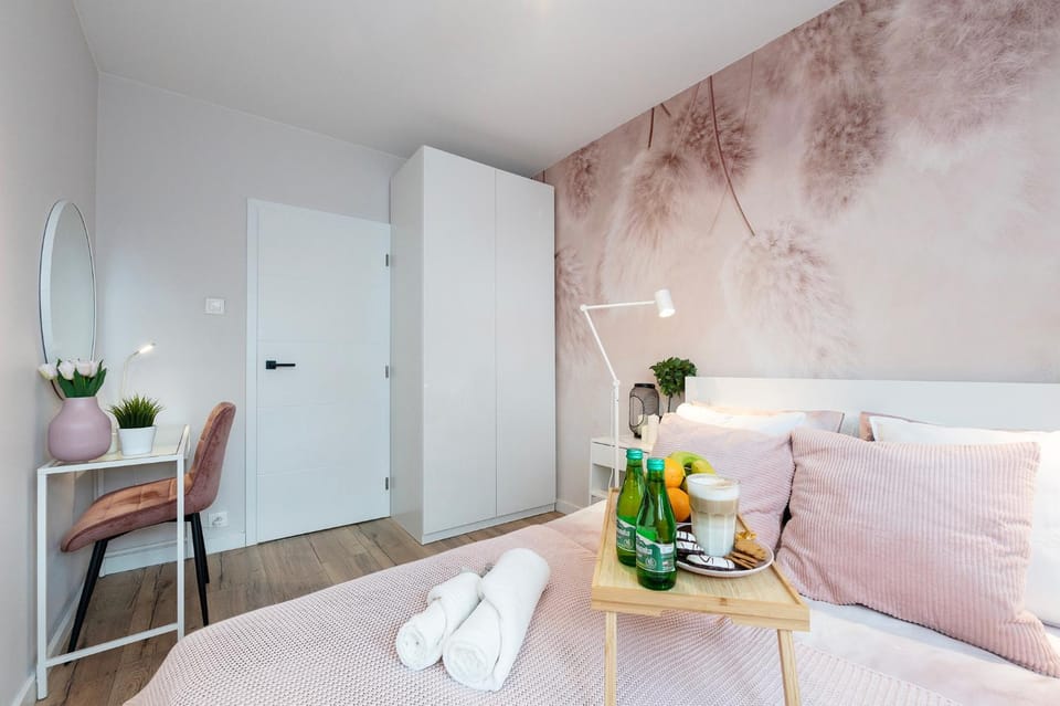 Bed, Photo of the whole room, Bedroom, towels, wardrobe