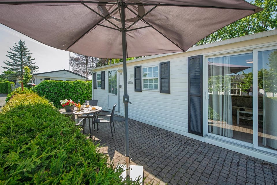Property building, Day, Garden, Garden view
