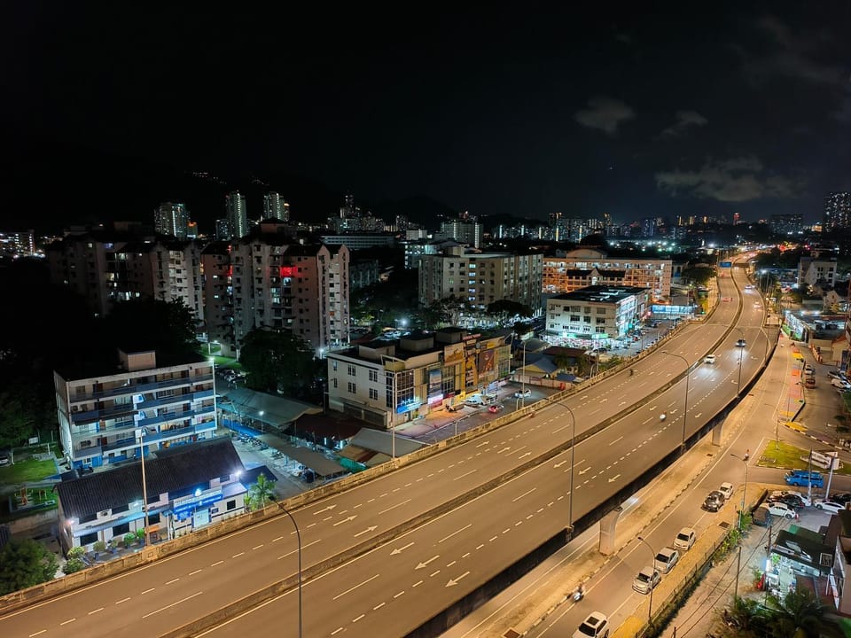 The Sun 1 or 3BR Bayan Lepas 4 to 10 pax WL Apartment in Bayan Lepas