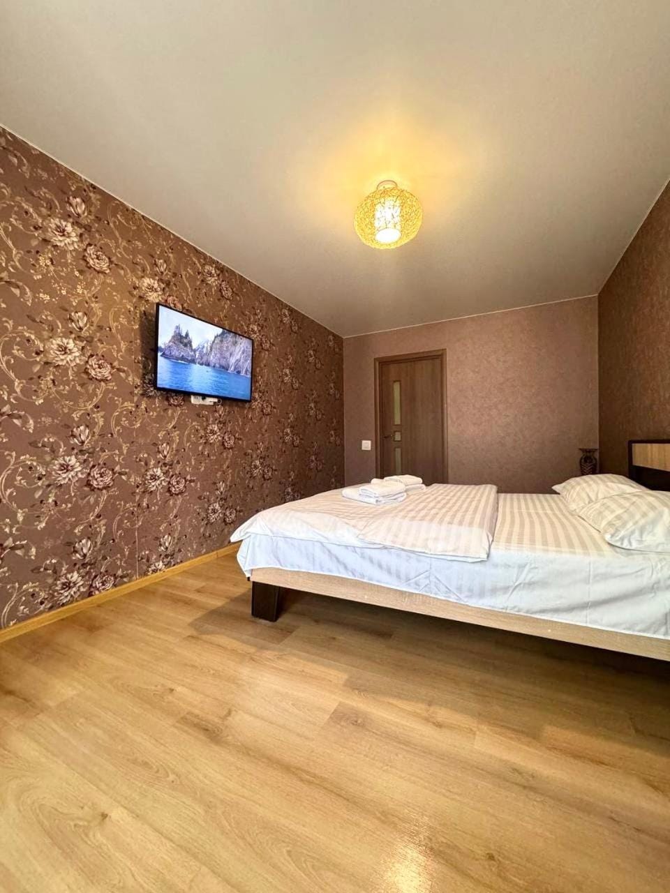 ApartPoltava Затишна квартира в новобудові, панорамний балкон, банківський чек Apartment in Ukraine