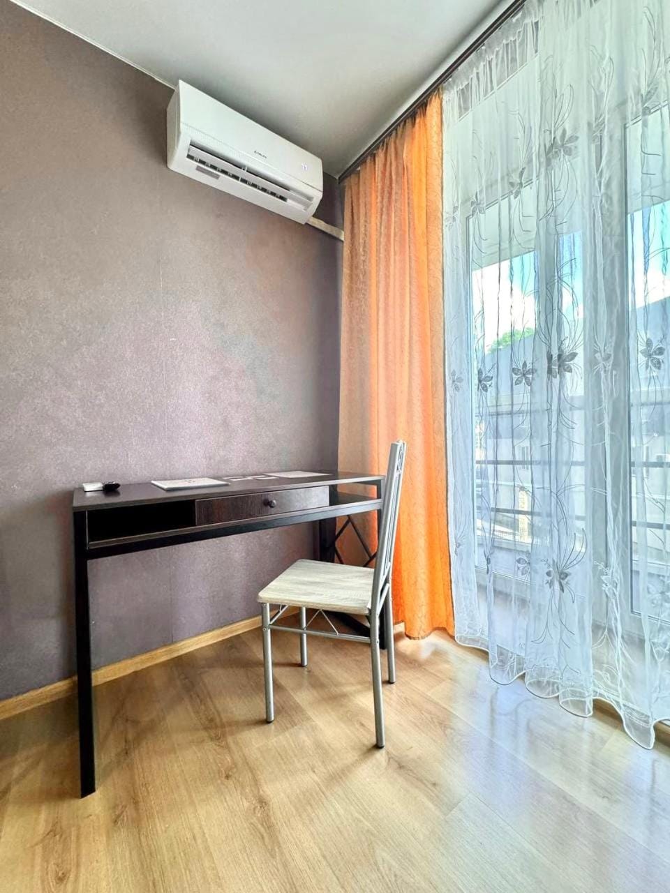 ApartPoltava Затишна квартира в новобудові, панорамний балкон, банківський чек Apartment in Ukraine