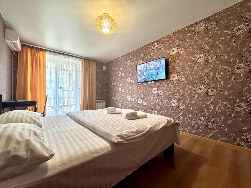 ApartPoltava Затишна квартира в новобудові, панорамний балкон, банківський чек Apartment in Ukraine