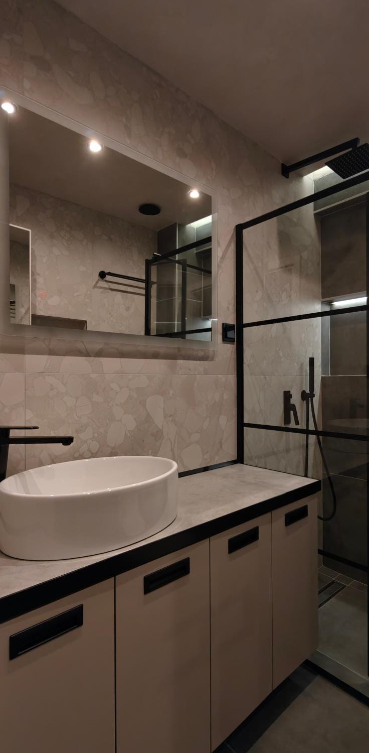 Celestial Luxury SKG Port Apartment in Thessaloniki