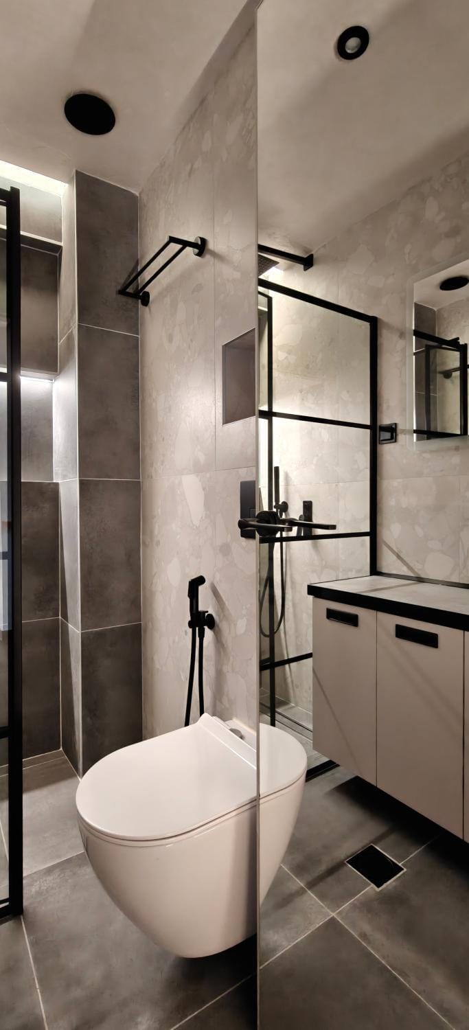 Celestial Luxury SKG Port Apartment in Thessaloniki