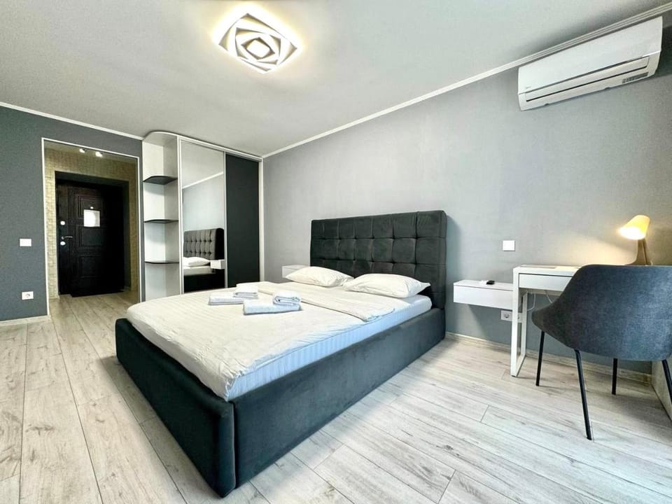 ApartPoltava апартаменти бізнес-класу в престижній НОВОбудові з панорамним балконом ЦЕНТР Apartment in Ukraine
