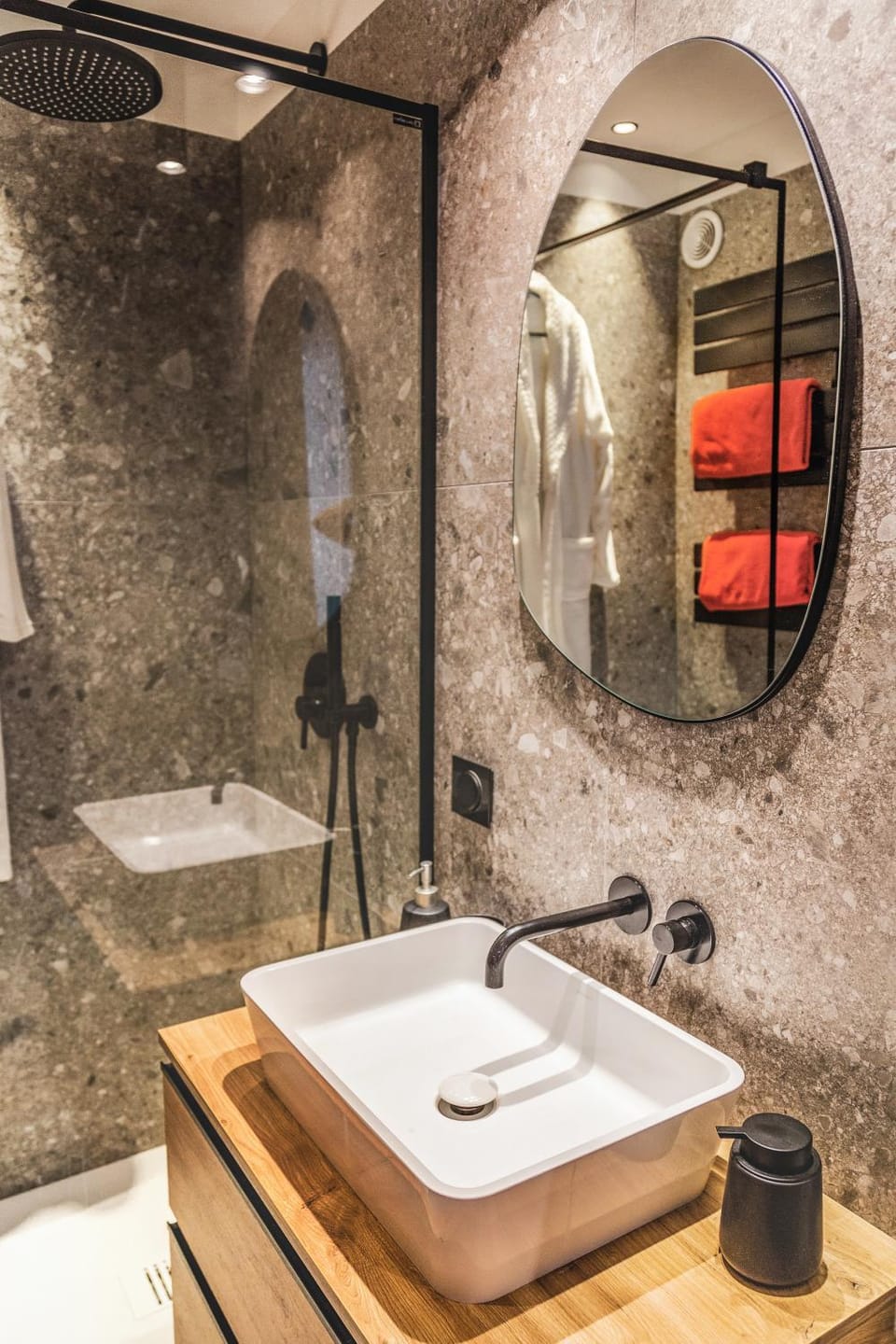 Shower, Bathroom, towels