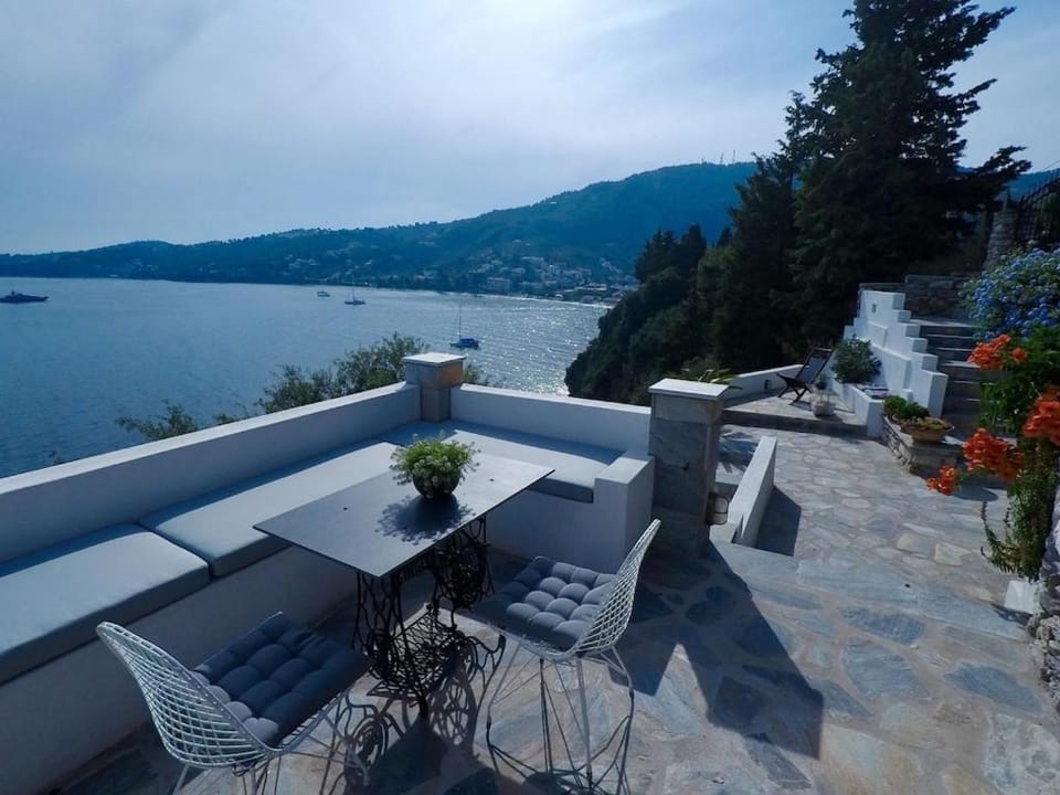 TASSOS seafront house House in Skiathos