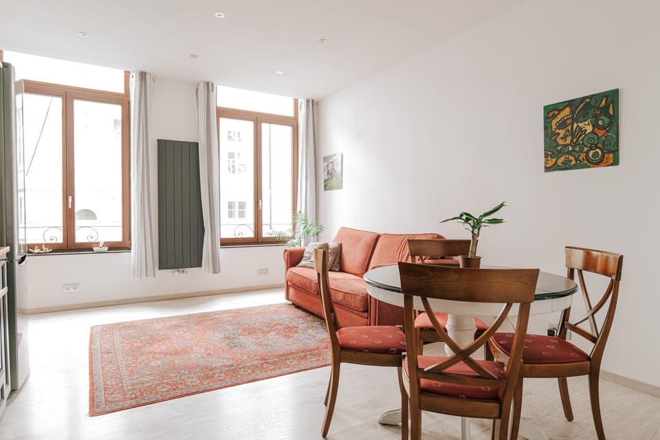 Living room, Seating area, Dining area
