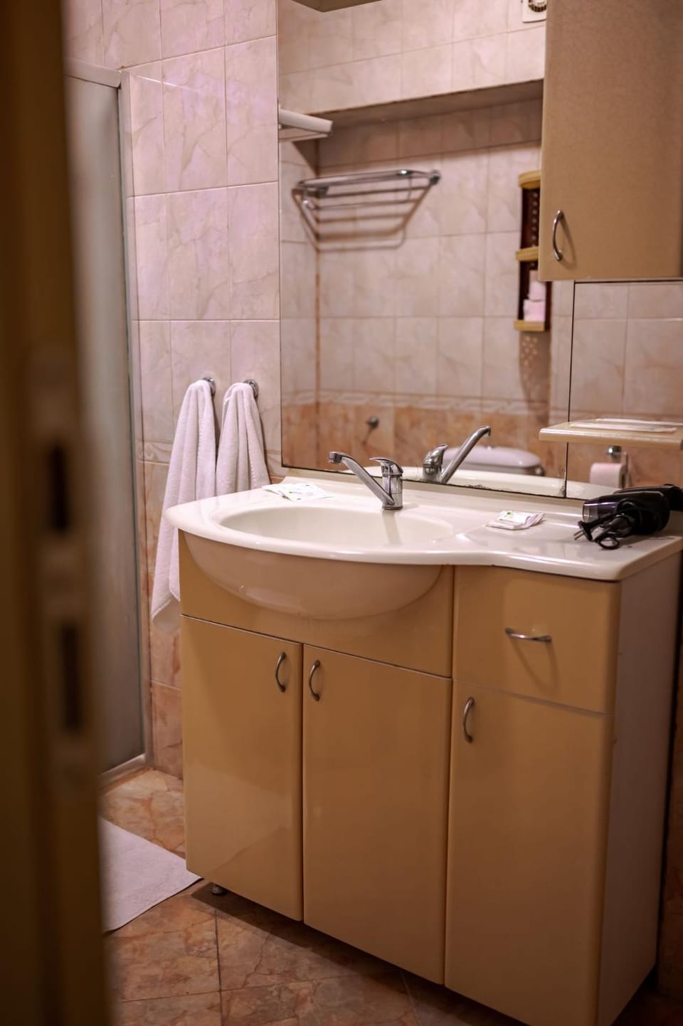 Bathroom, towels