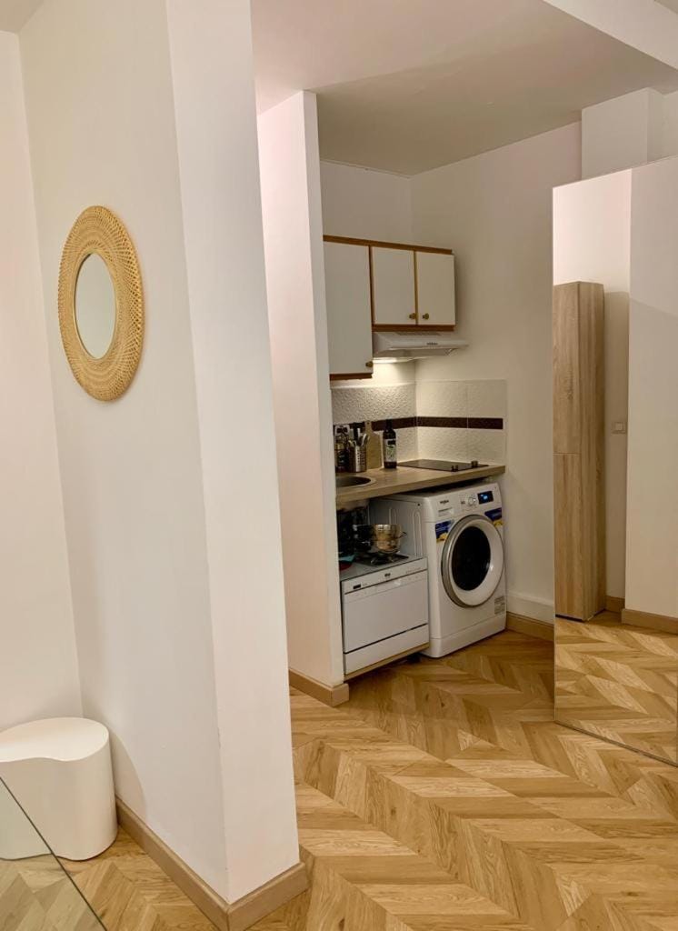 Kitchen or kitchenette