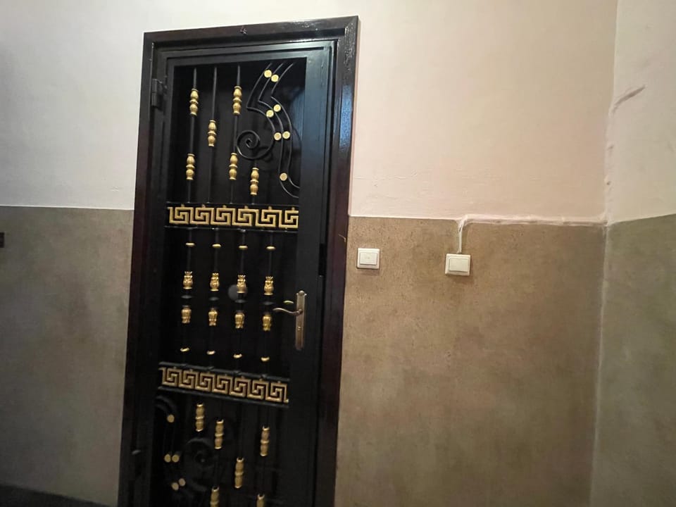 Appartement avec terrasse à boulevard centre Apartment in Tangier