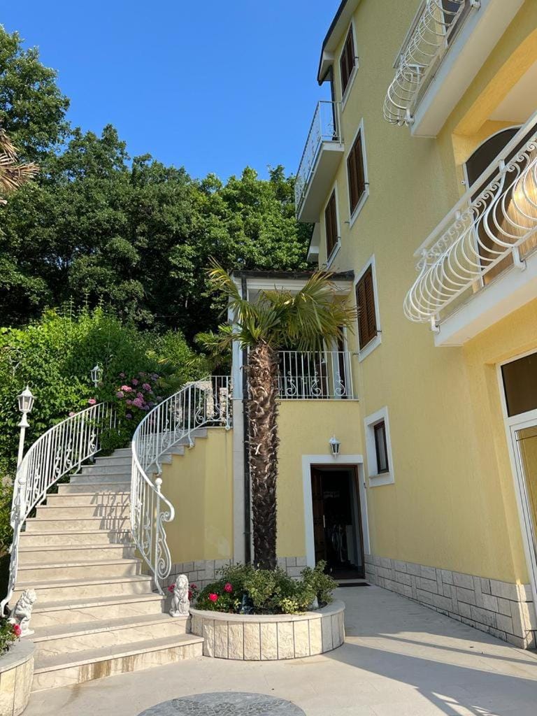 Villa Mona Lisa Lovran - Croatia Apartment in Lovran