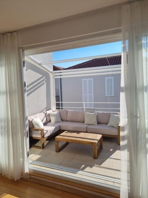 Sunny Sky Punta Skala, see view, 75 m to the beach Apartment in Zadar County