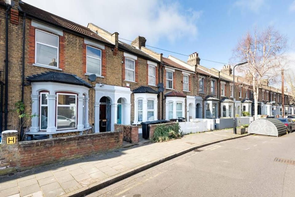 Cozy 4 bedroom home in Hackney, London House in London Borough of Hackney