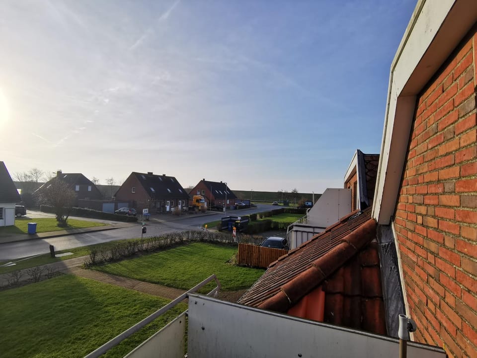 Property building, Garden, Balcony/Terrace, Street view