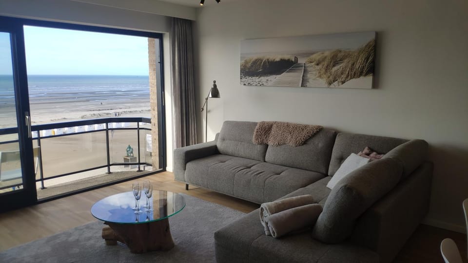 Natural landscape, Living room, Seating area
