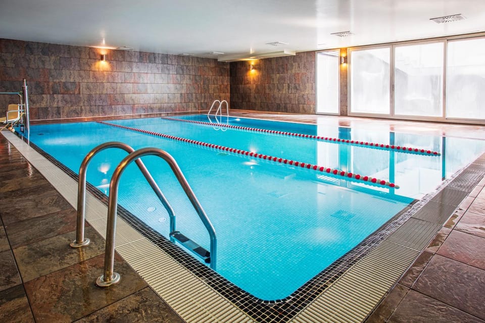 Swimming pool, Swimming pool