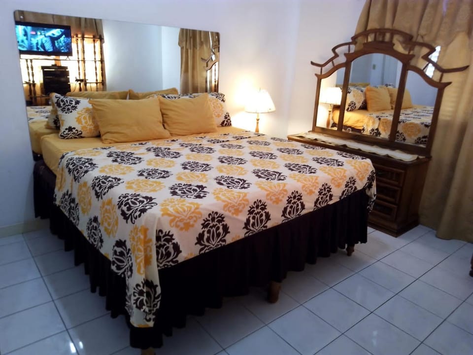 Fully Secured Gated 2BR Home in cdHome in Caribbean Estate House in Portmore