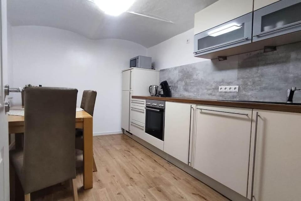 Kitchen or kitchenette, Dining area, dishwasher, minibar, pet friendly, stove