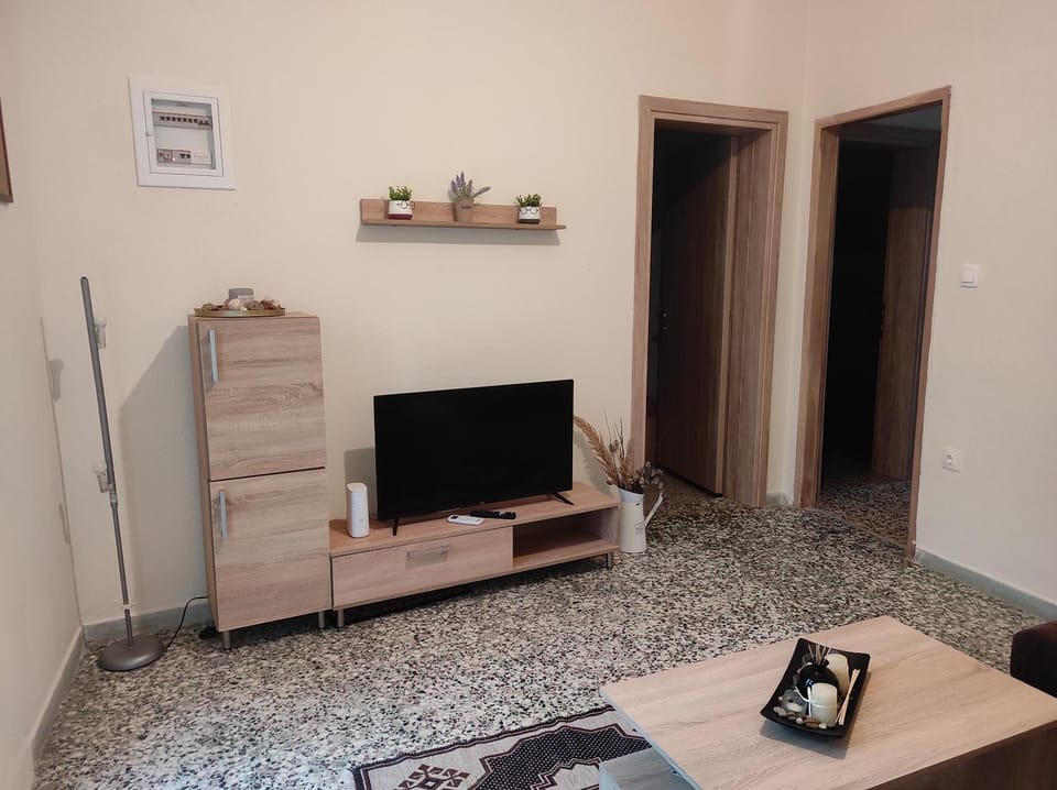 Communal lounge/ TV room, TV and multimedia, Living room, Seating area