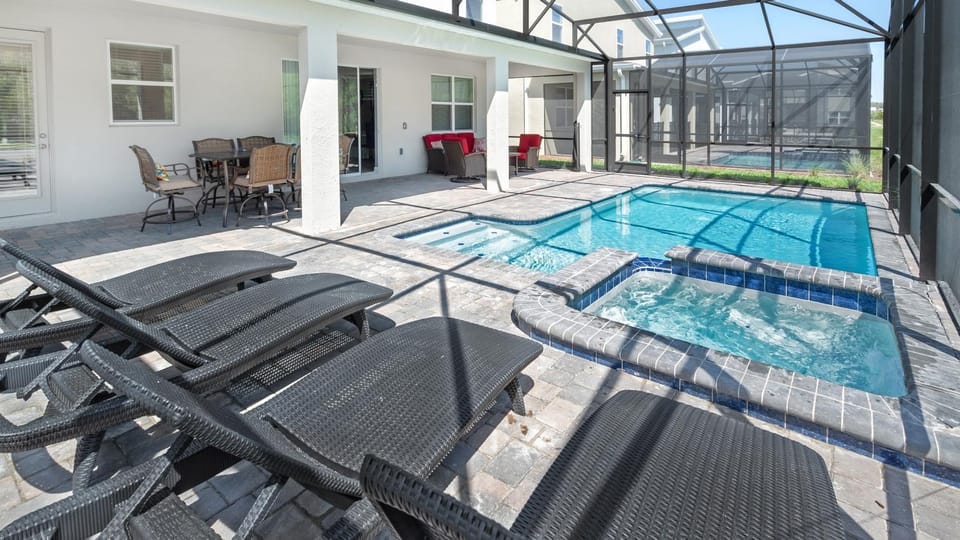 Patio, Pool view, Swimming pool, sunbed