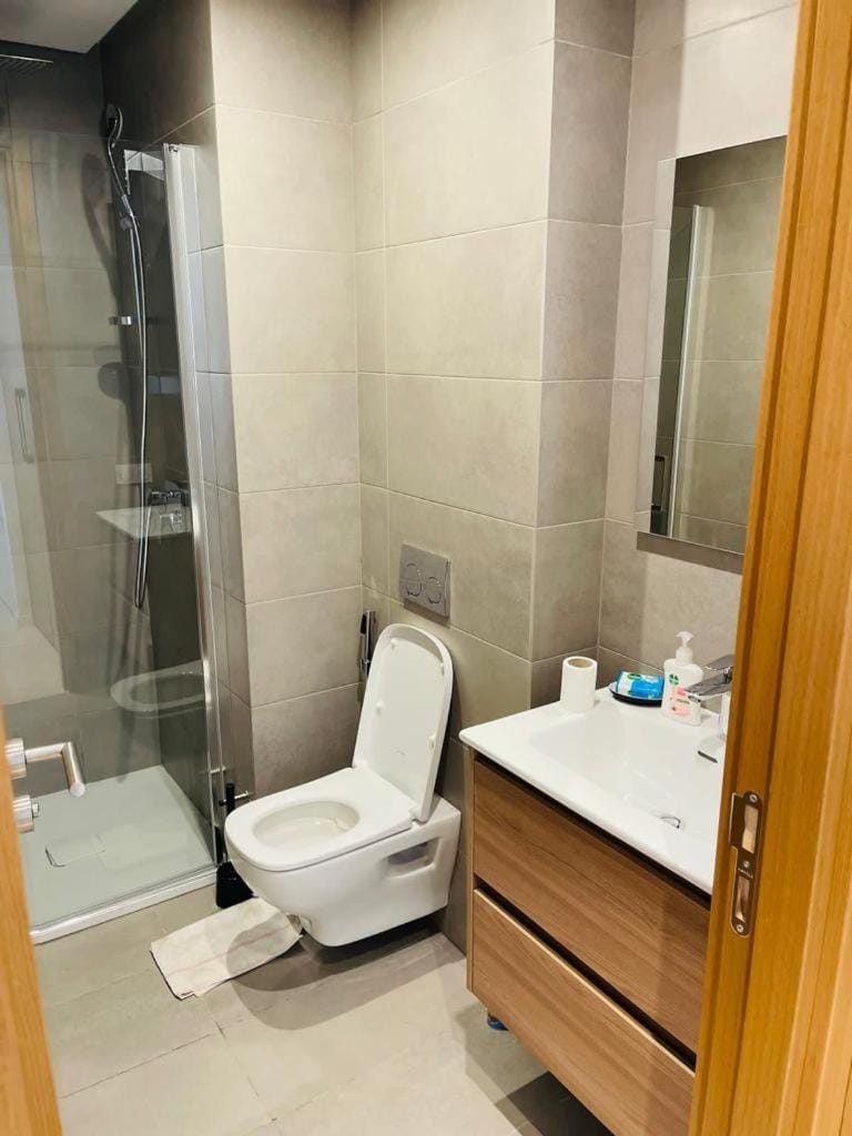 Shower, Toilet, Bathroom, towels
