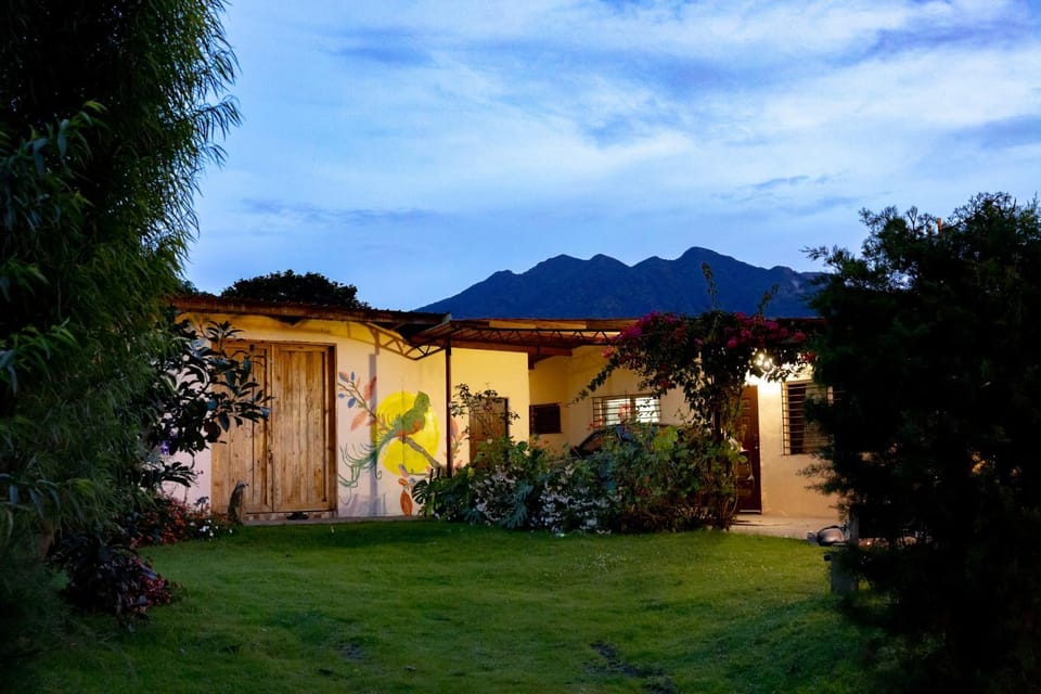 Las Nubes Hostal Bed and Breakfast in Bocas del Toro Province